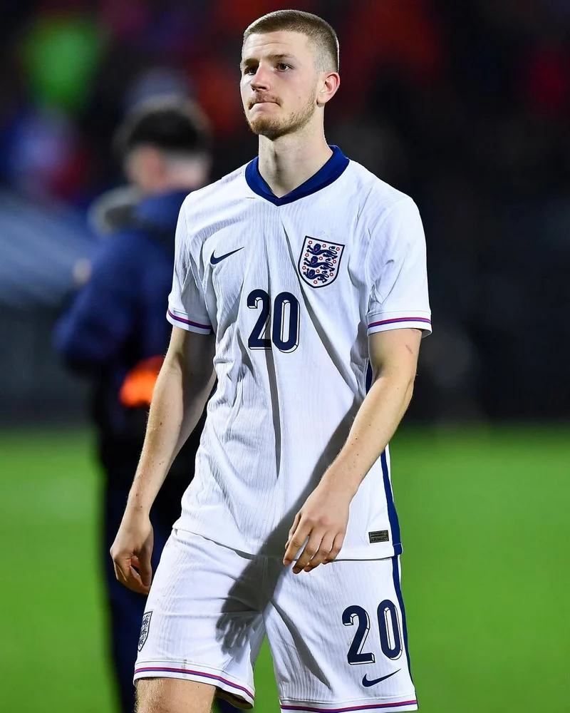 Hình ảnh cầu thủ Adam Wharton 2