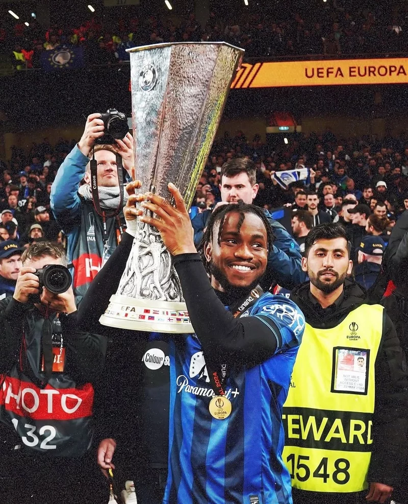 ảnh cầu thủ Ademola Lookman 4