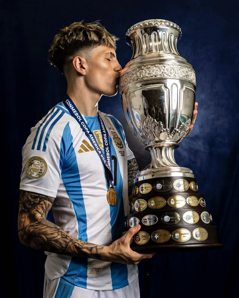 ảnh cầu thủ Alejandro Garnacho 1