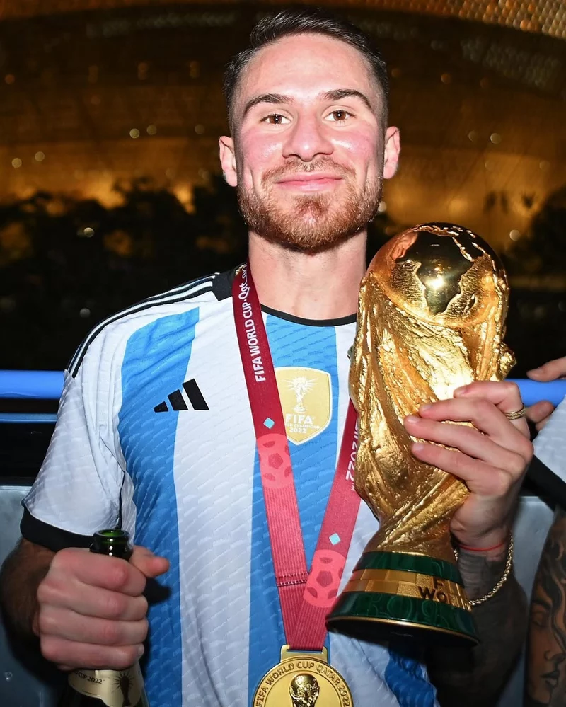 ảnh cầu thủ Alexis Mac Allister 1