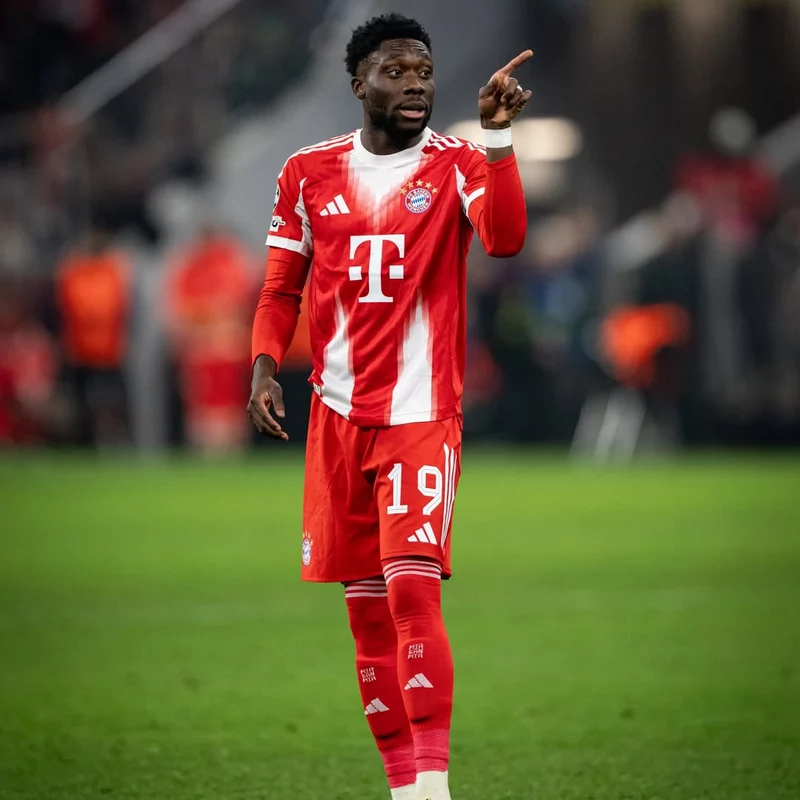 Alphonso Davies: Biểu tượng mới của bóng đá Canada