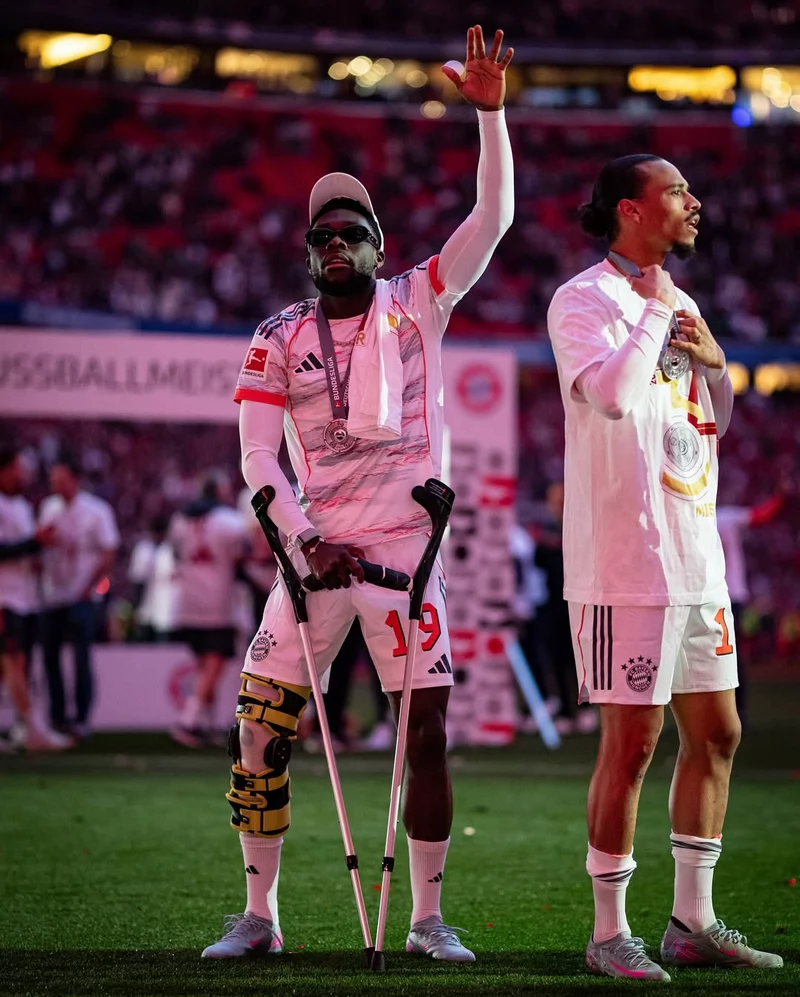 ảnh cầu thủ Alphonso Davies 4