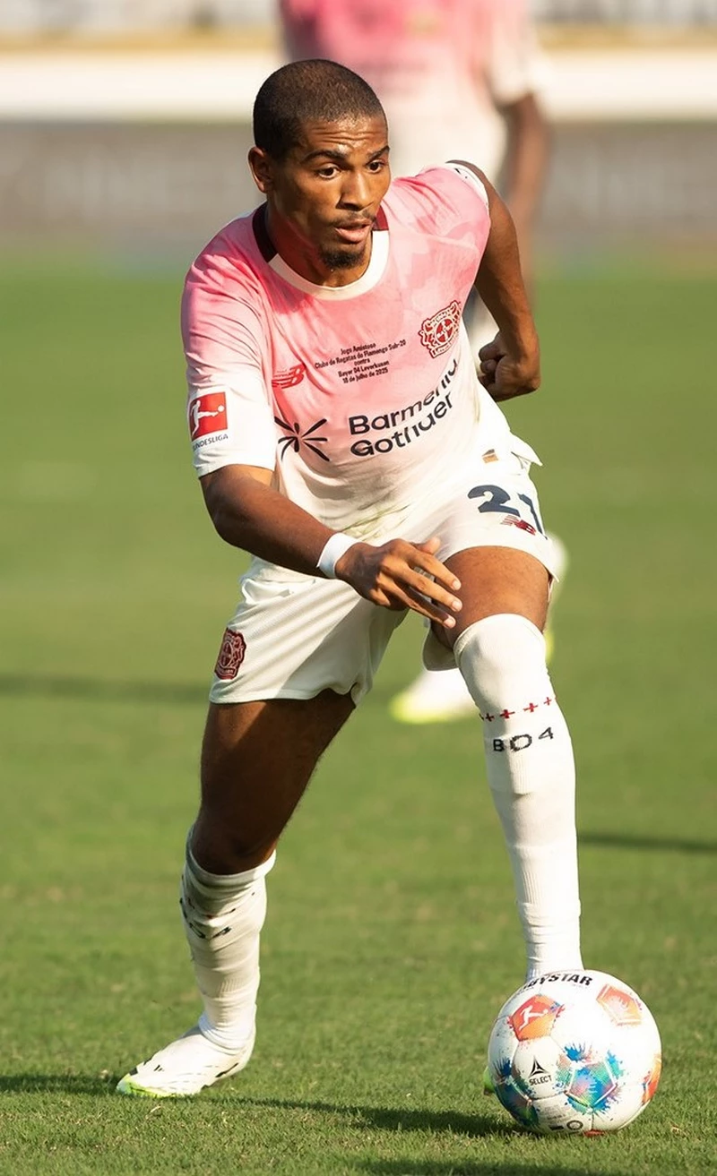 Hình ảnh cầu thủ Amine Adli 3