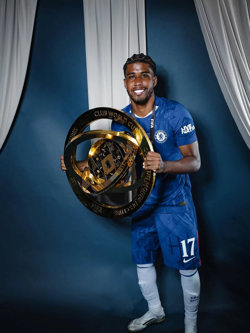 Hình ảnh cầu thủ Andrey Santos 3