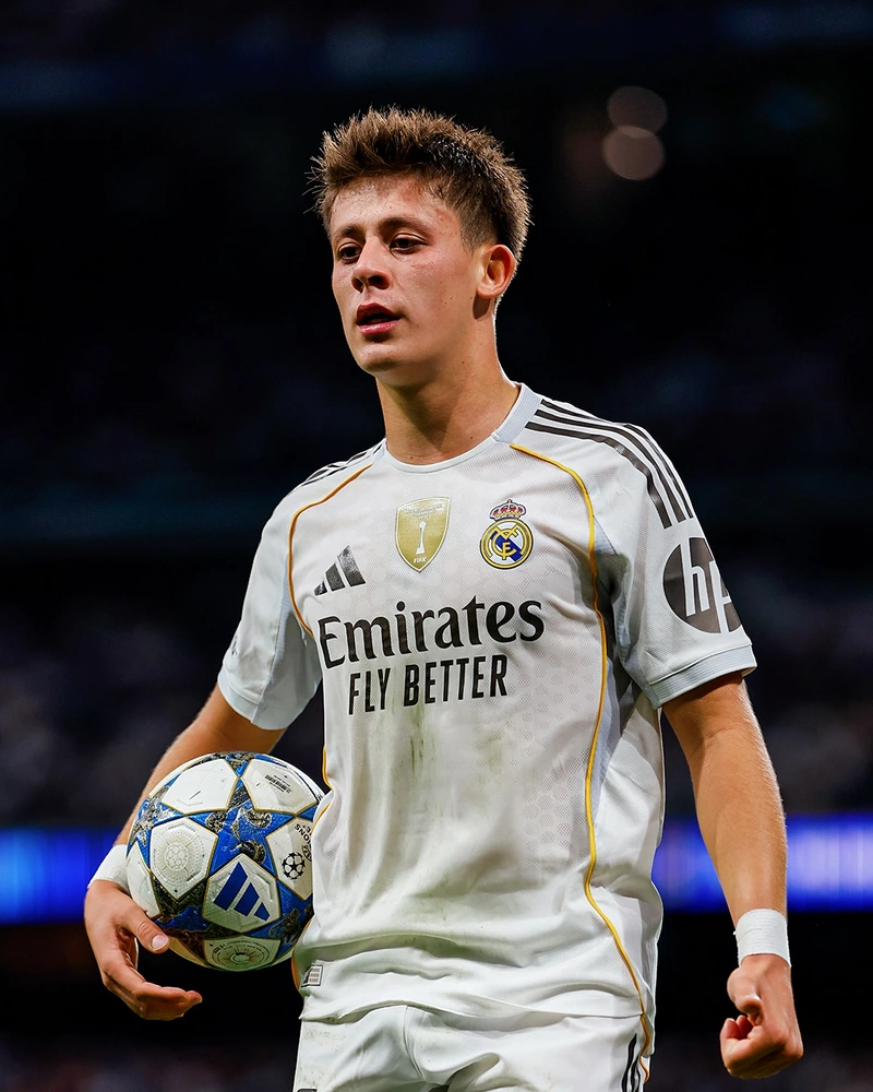 Hình ảnh cầu thủ Arda Güler 1