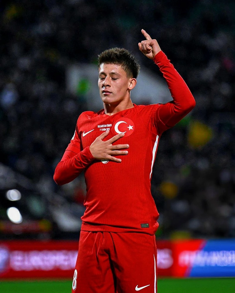 Hình ảnh cầu thủ Arda Güler 3