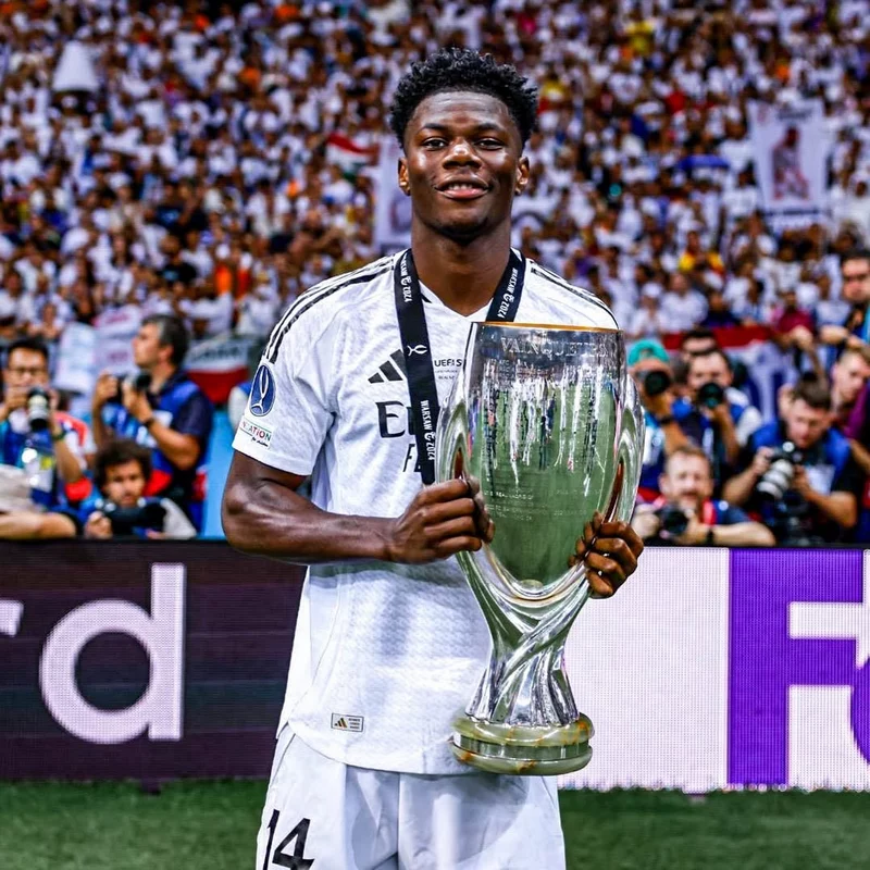 ảnh cầu thủ Aurélien Tchouaméni 2