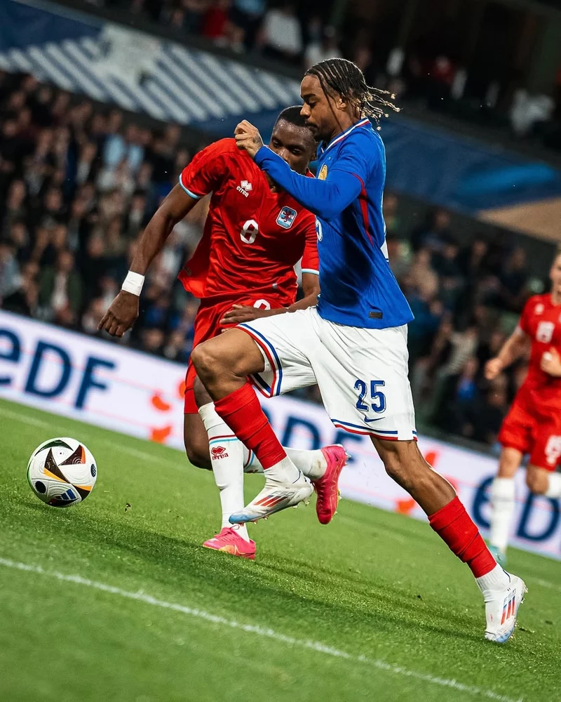 Hình ảnh cầu thủ Bradley Barcola 1