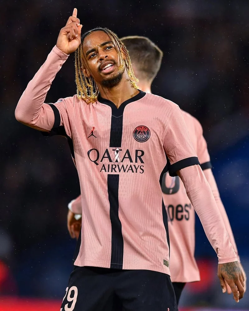 Bradley Barcola – Cánh chim lạ mang tốc độ đến PSG