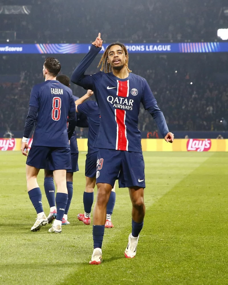 Hình ảnh cầu thủ Bradley Barcola 2