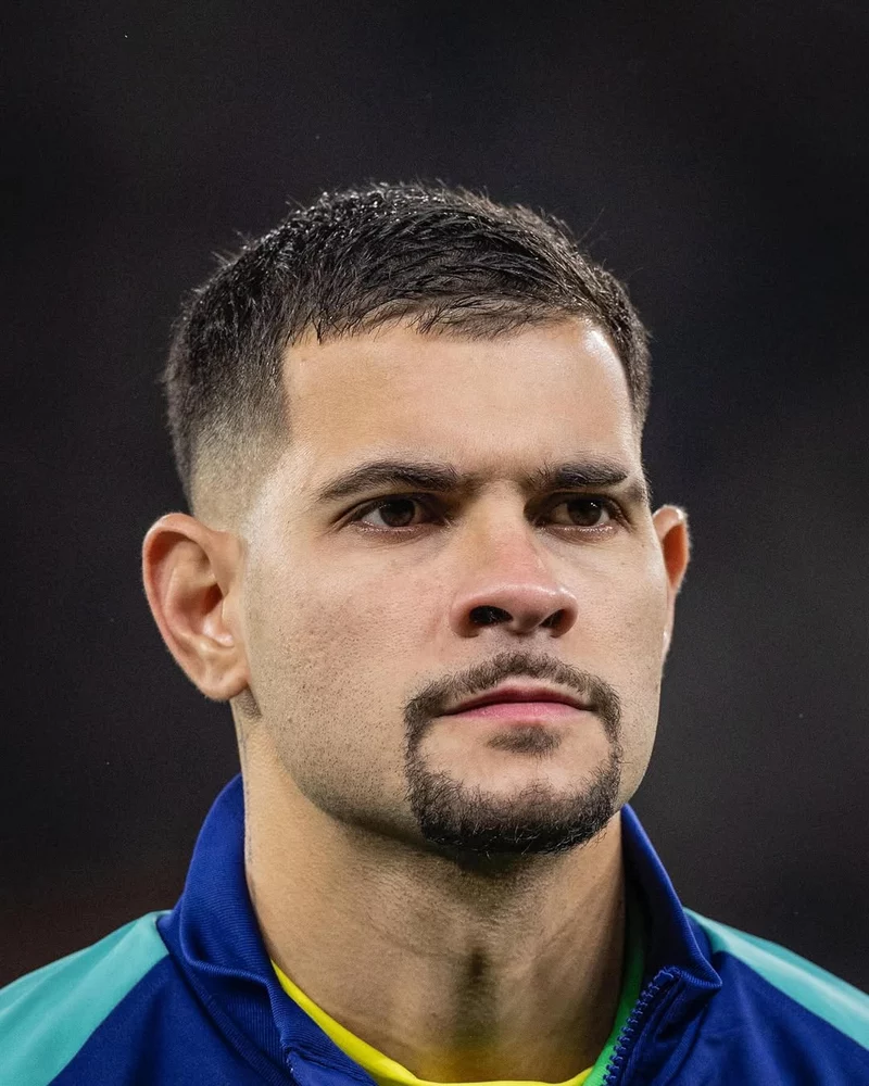 Từ Athletico Paranaense tới châu Âu: Sự nghiệp chuyên nghiệp của Bruno Guimarães