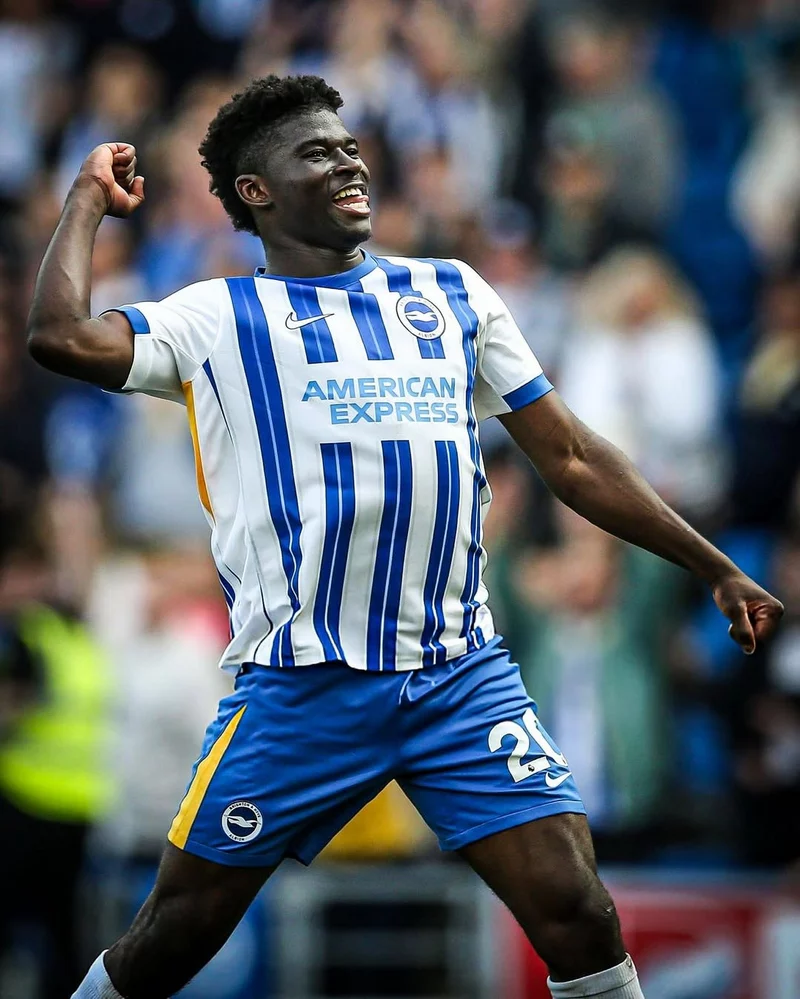 Carlos Baleba: Tài Năng Trẻ Của Bóng Đá Cameroon Và Tương Lai Sáng Lạn