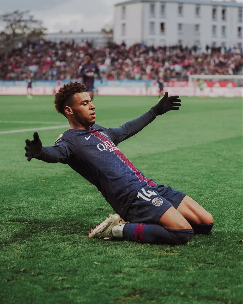 ảnh cầu thủ Désiré Doué 1