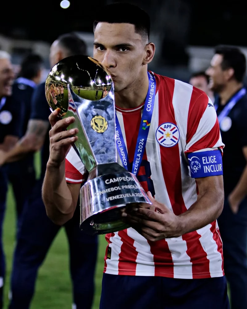 Hình ảnh cầu thủ Diego Gómez 2