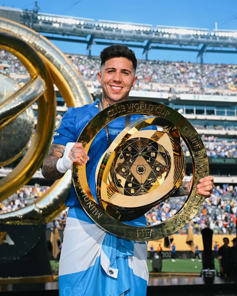 ảnh cầu thủ Enzo Fernández 3