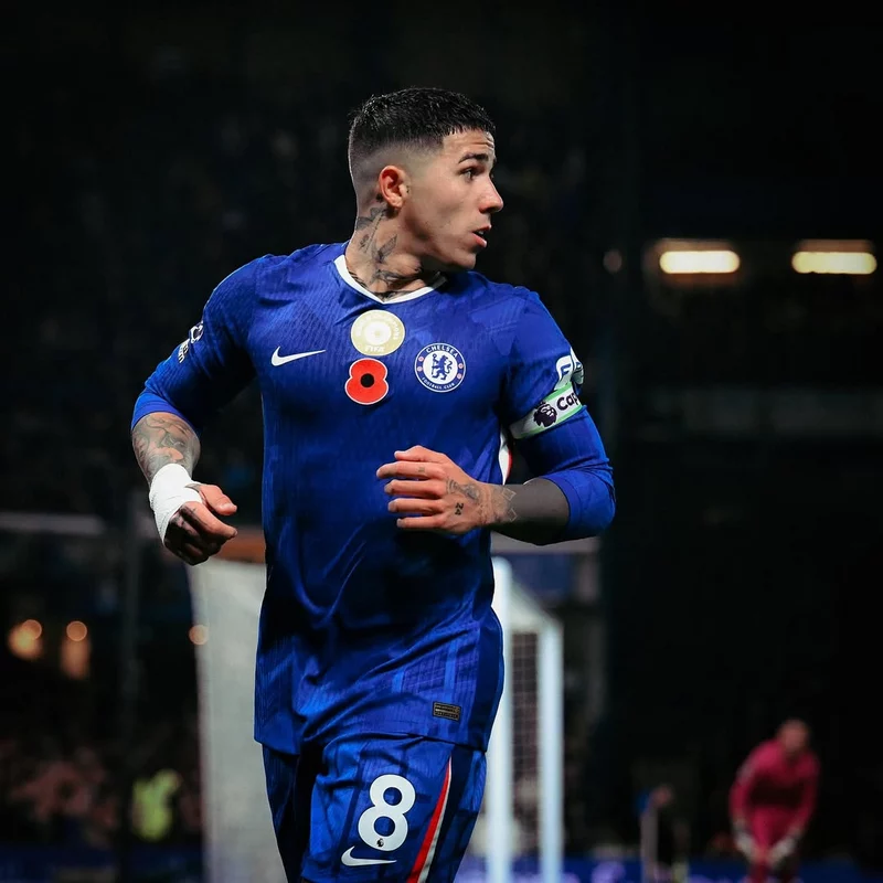 ảnh cầu thủ Enzo Fernández 4