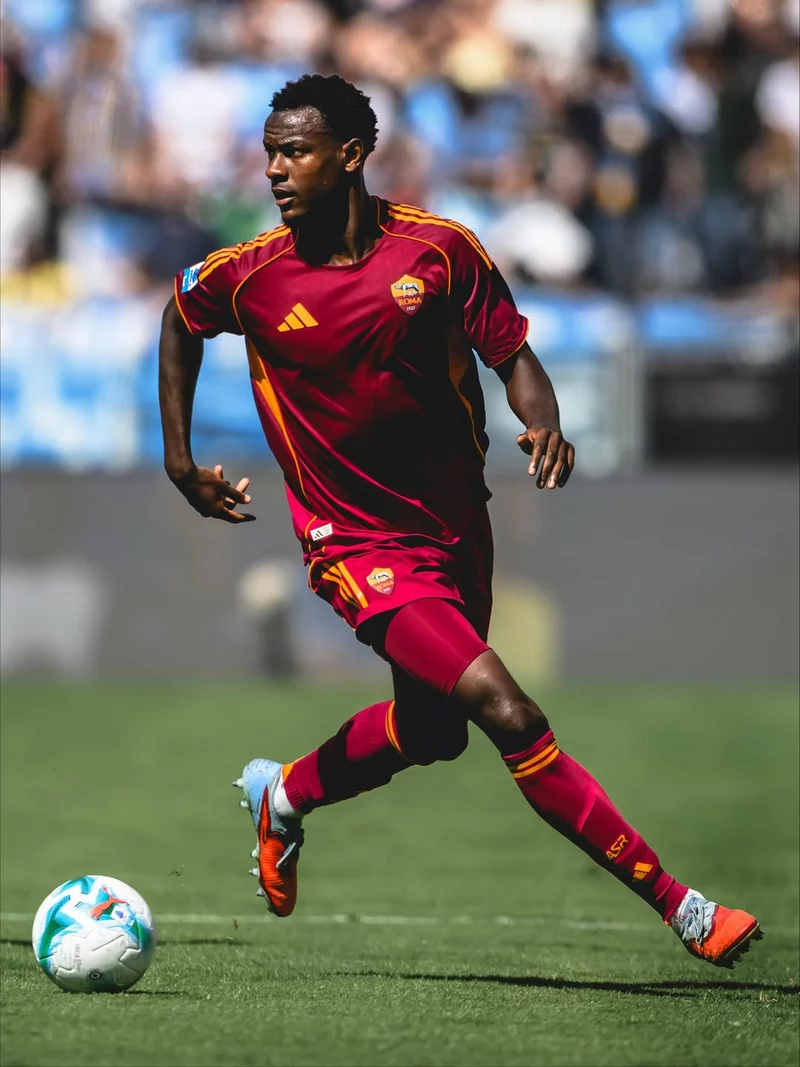 Evan Ndicka – Trung Vệ Vững Chắc Của AS Roma