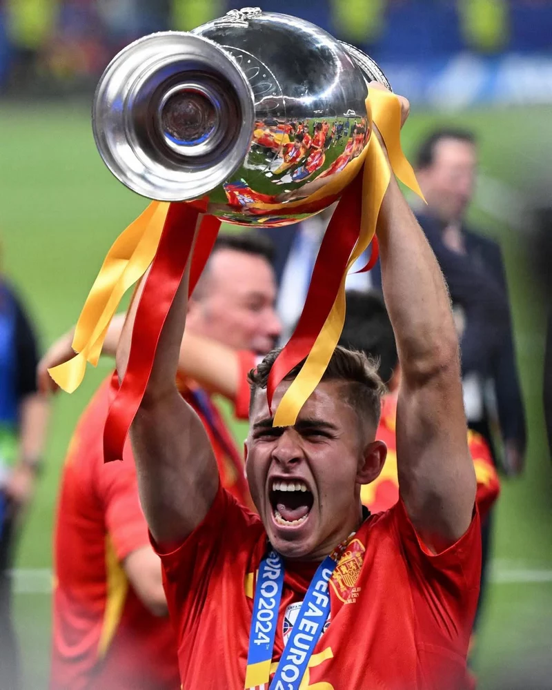 Hình ảnh cầu thủ Fermín López 2