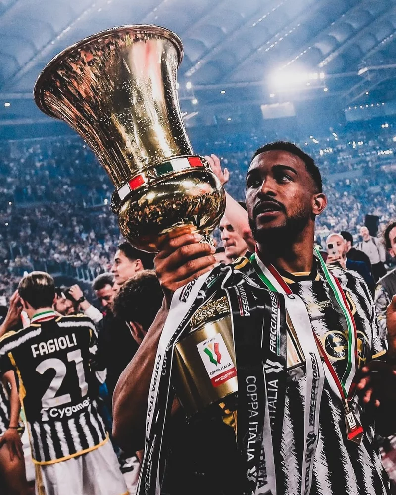 ảnh cầu thủ Gleison Bremer 1