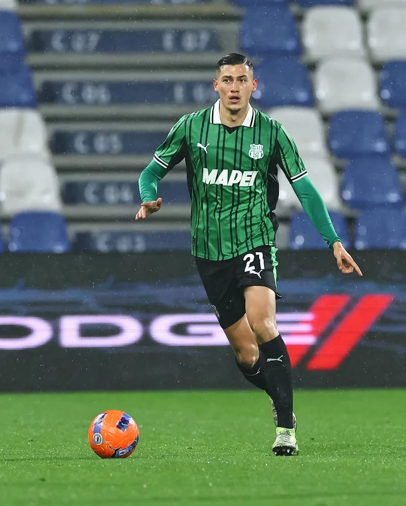 Hình ảnh cầu thủ Jay Idzes 4