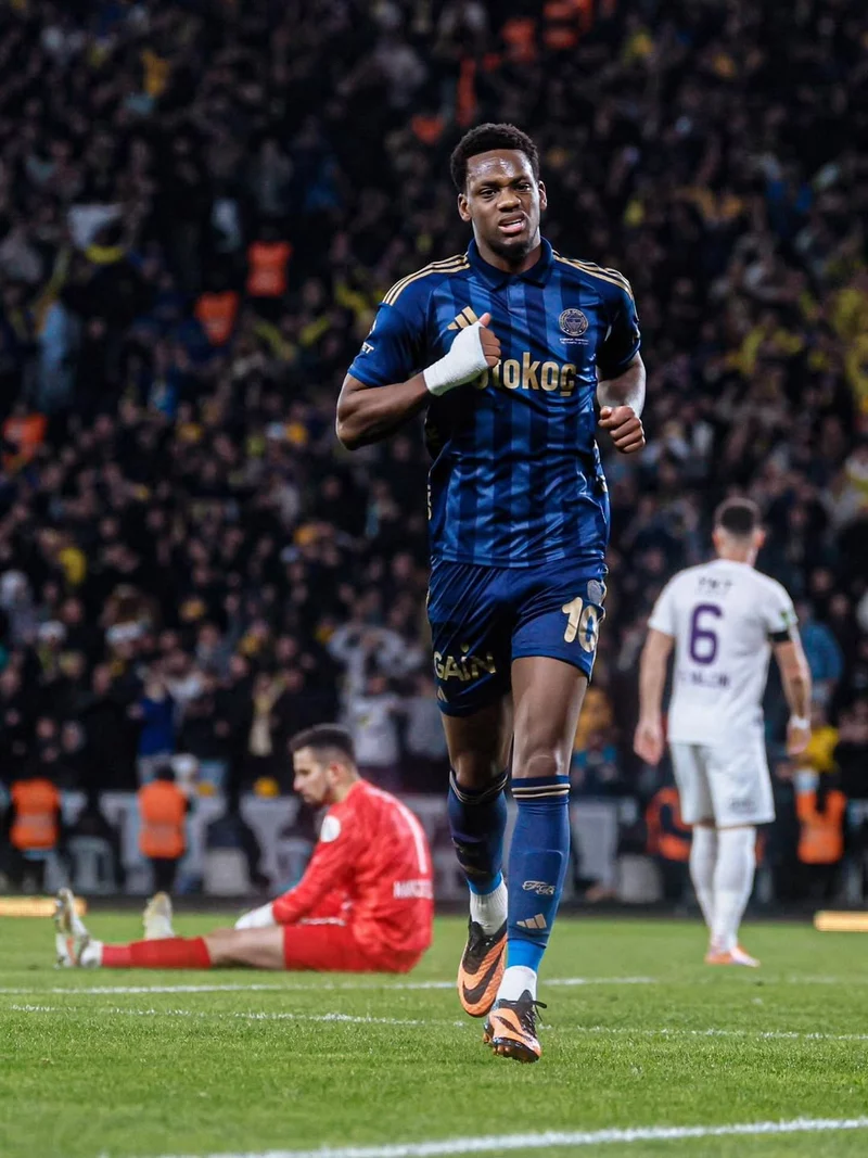 Hình ảnh cầu thủ Jhon Durán 1