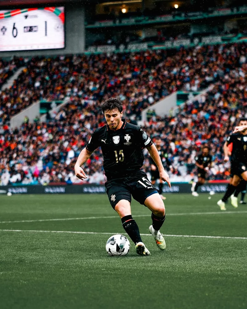 ảnh cầu thủ João Neves 1