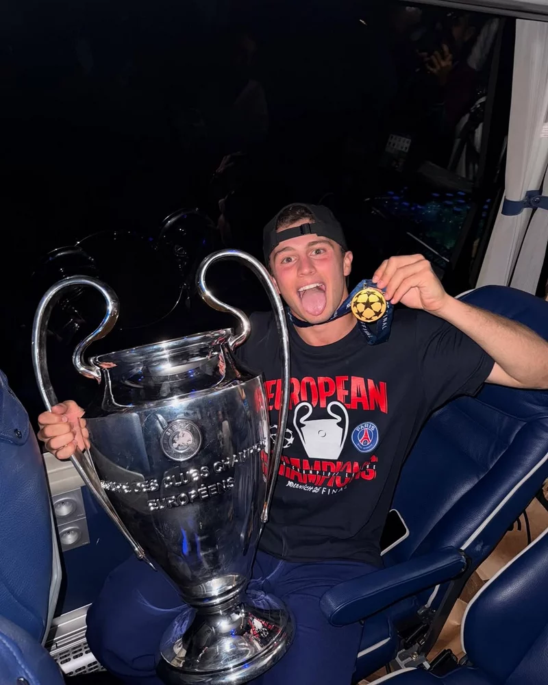 João Neves: Từ học viện Benfica đến sân khấu Champions League