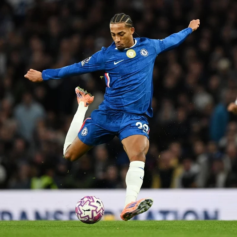 ảnh cầu thủ João Pedro 3