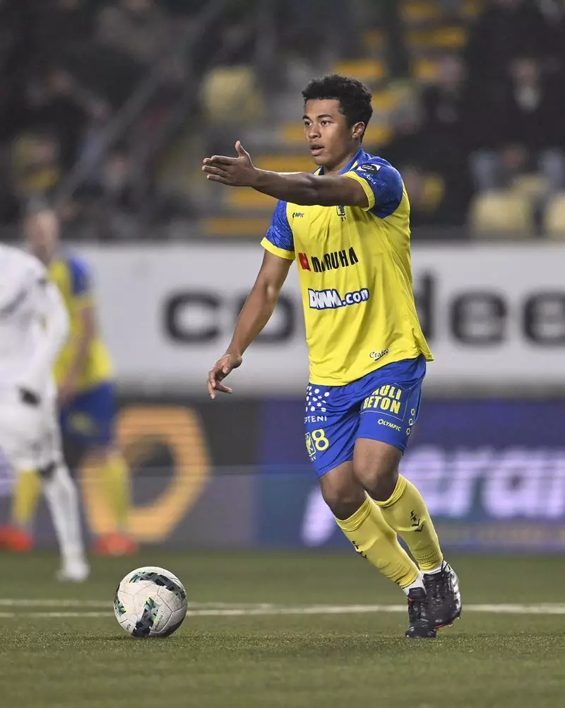 Hình ảnh cầu thủ Joel Chima Fujita 2