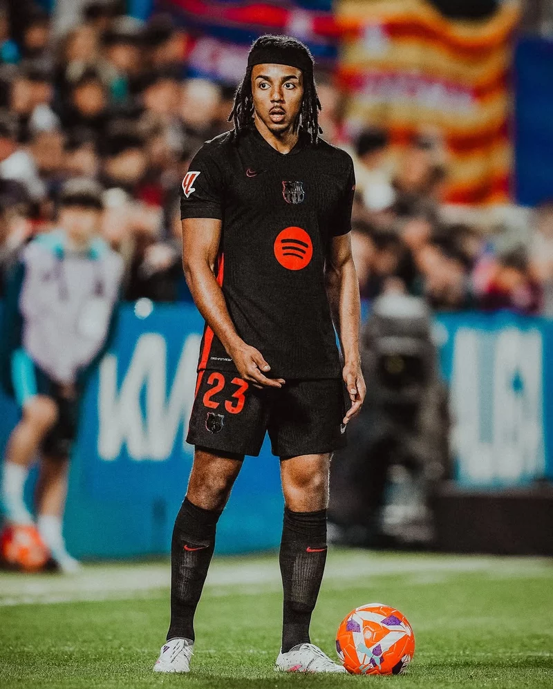 Hình ảnh cầu thủ Jules Koundé 3