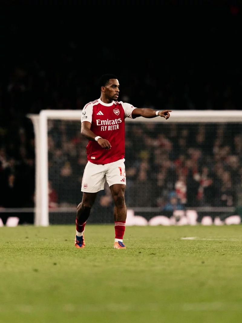 Hình ảnh cầu thủ Jurriën Timber 3