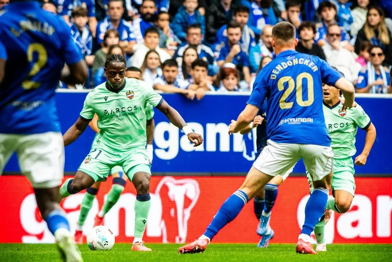 Hình ảnh cầu thủ Karl Etta Eyong 2