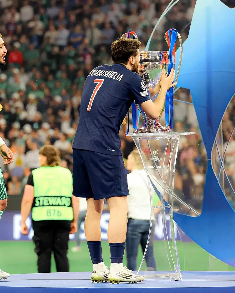 ảnh cầu thủ Khvicha Kvaratskhelia 1