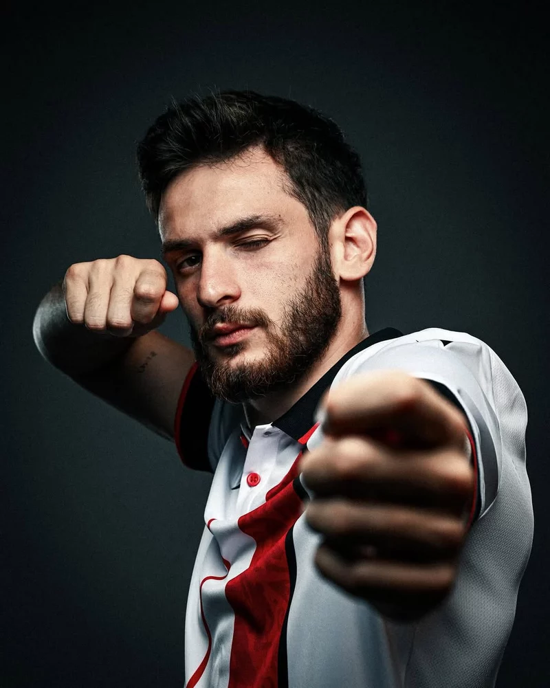 Khvicha Kvaratskhelia – Hành Trình Trở Thành Biểu Tượng Của Bóng Đá Georgia