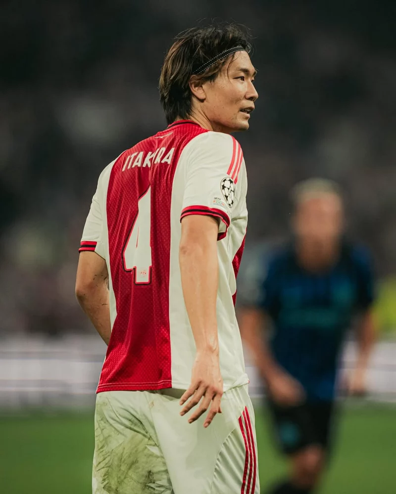 Hình ảnh cầu thủ Ko Itakura 1