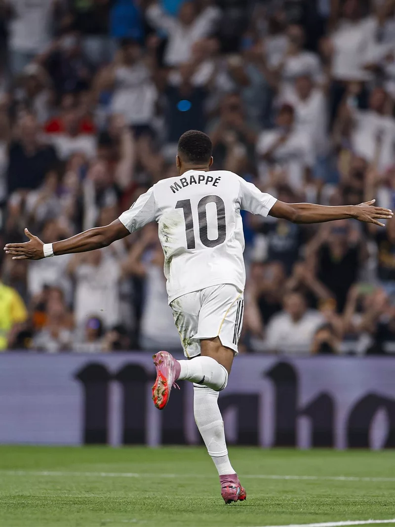 ảnh cầu thủ Kylian-Mbappe 1