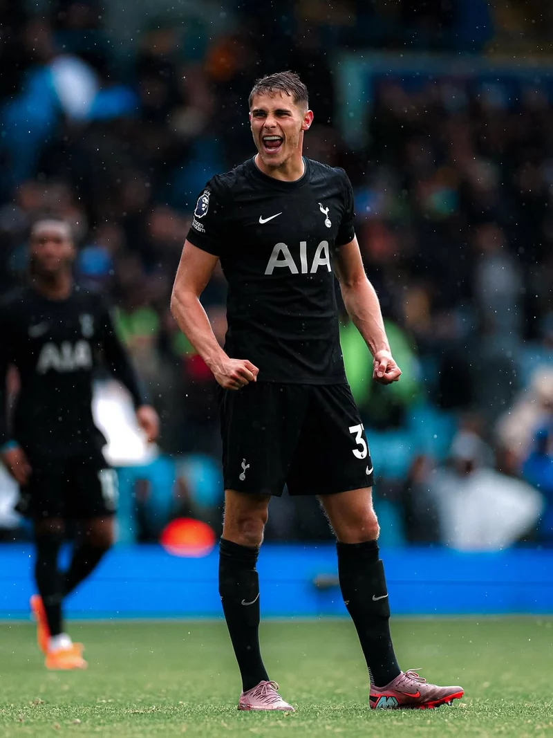 Hình ảnh cầu thủ Micky van de Ven 2