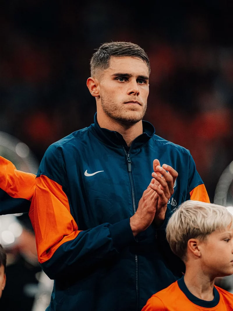 Micky van de Ven – Lá chắn thép mới tại Premier League