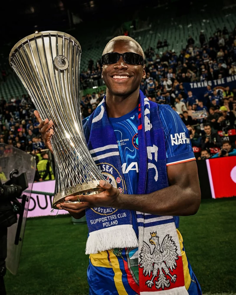 ảnh cầu thủ Moisés Caicedo 1