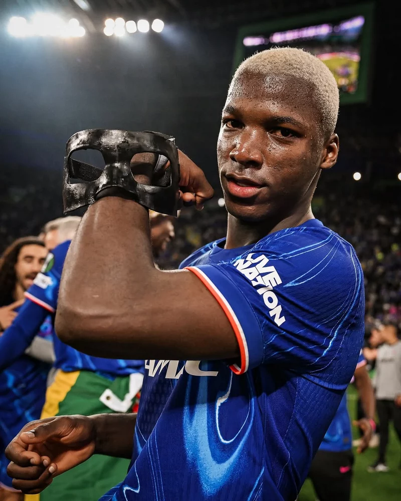 ảnh cầu thủ Moisés Caicedo 2