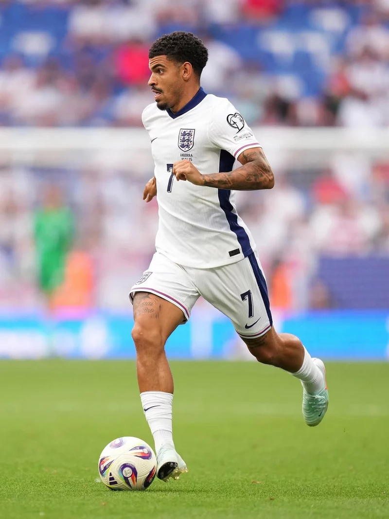 Hình ảnh cầu thủ Morgan Gibbs-White 3