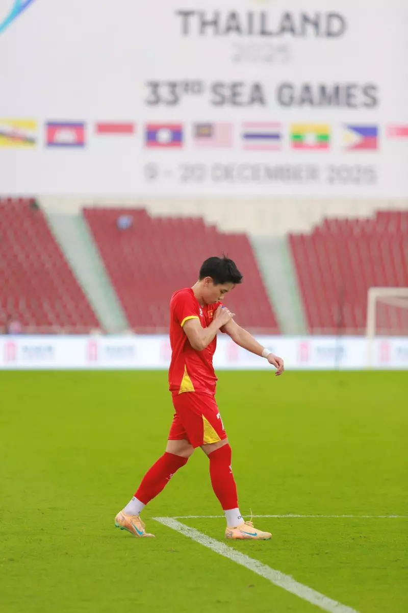 ảnh cầu thủ Nguyễn Đình Bắc 2