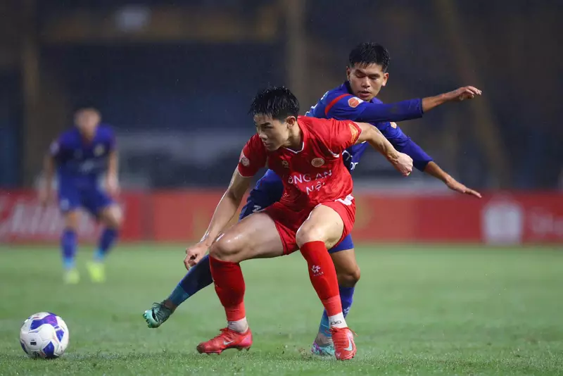 ảnh cầu thủ Nguyễn Đình Bắc 4