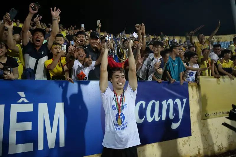 ảnh cầu thủ Nguyễn Văn Toàn 3