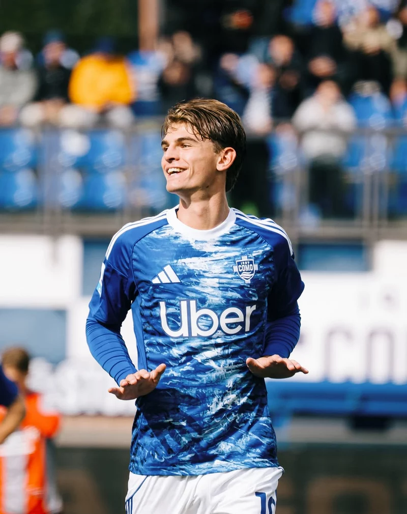 ảnh cầu thủ Nico Paz 2