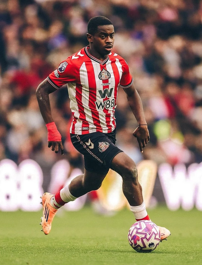 Hình ảnh cầu thủ Noah Sadiki 1