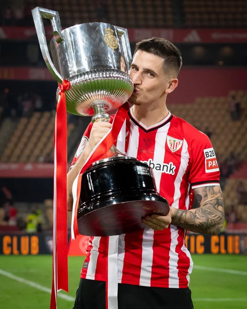 Hình ảnh cầu thủ Oihan Sancet 3