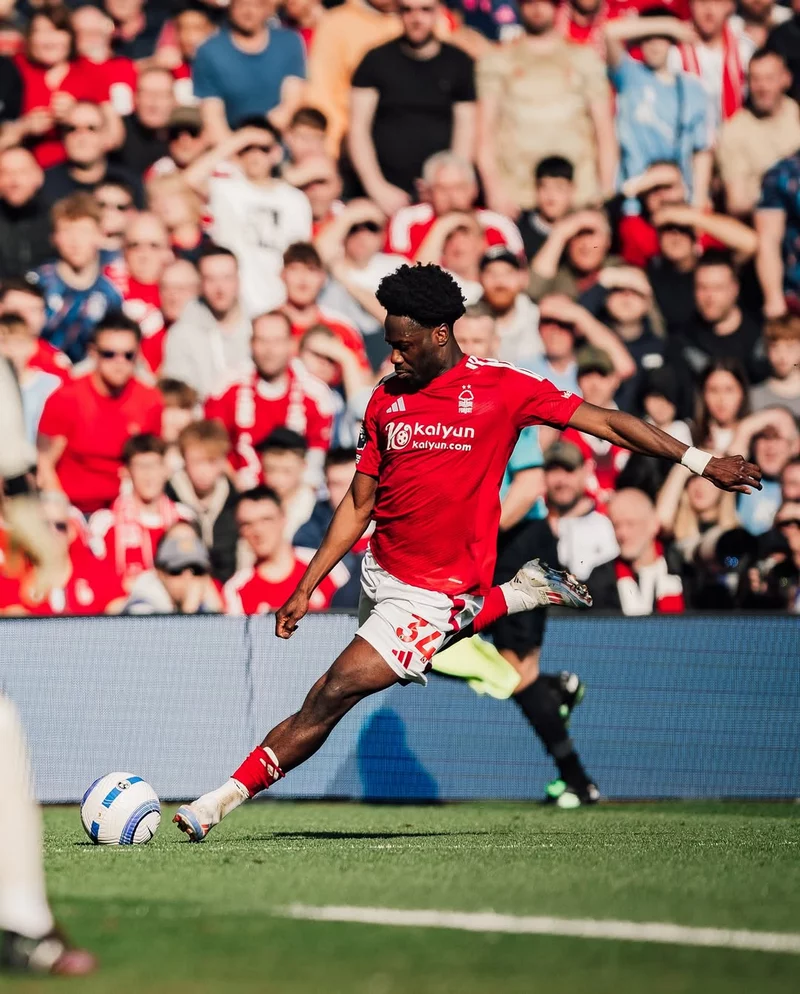 Hình ảnh cầu thủ Ola Aina 4