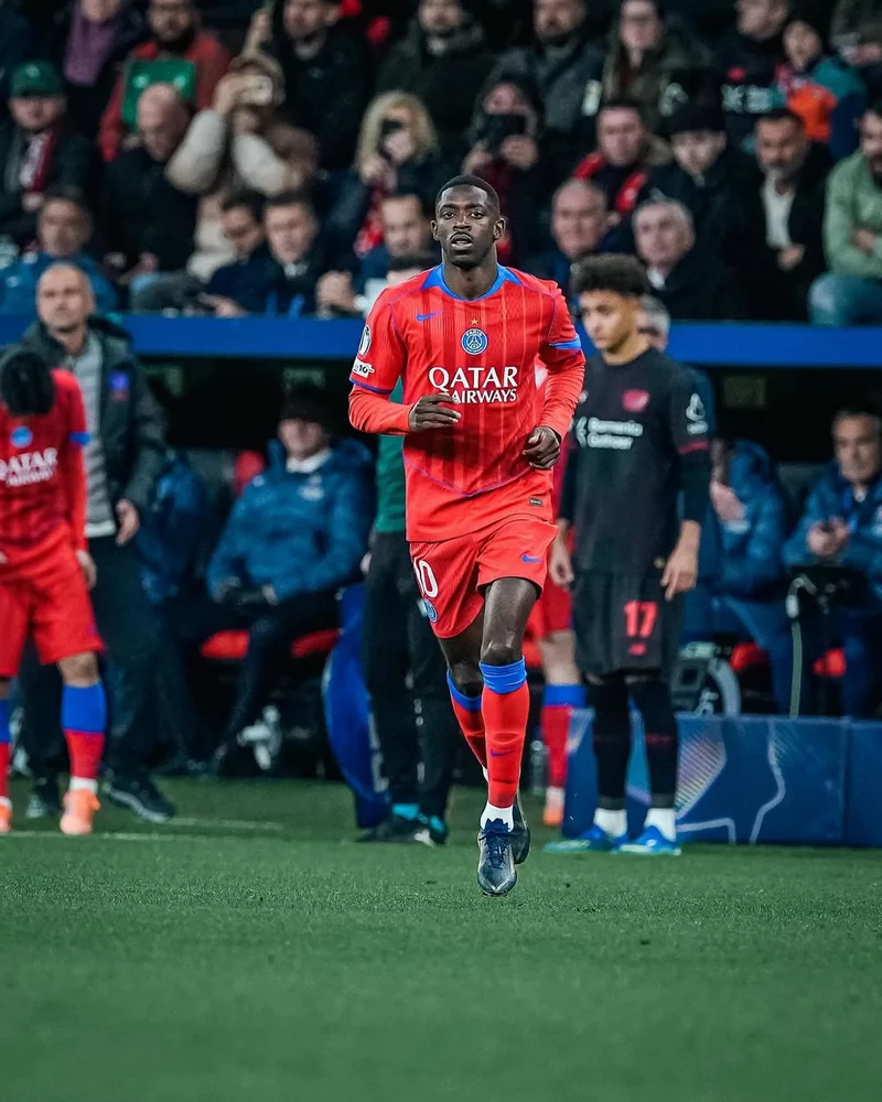 ảnh cầu thủ Ousmane Dembélé 3