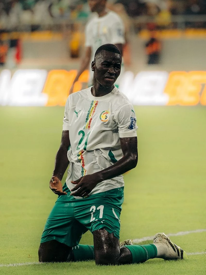 Hình ảnh cầu thủ Pape Gueye 2